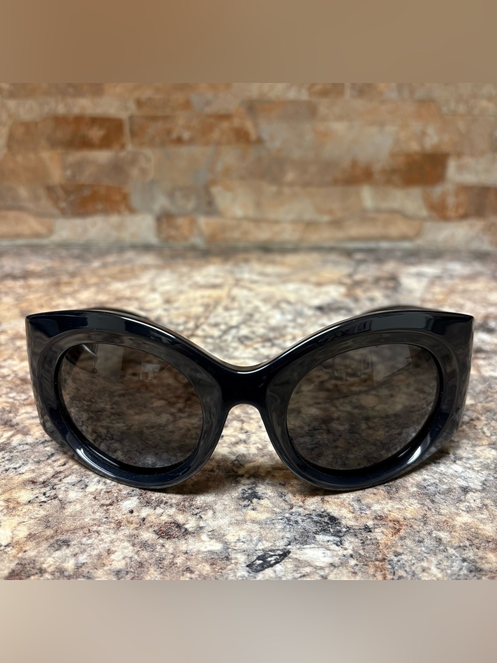 Balenciaga BB0189S Bold Round BB Logo Sunglasses - Picture 2 of 9